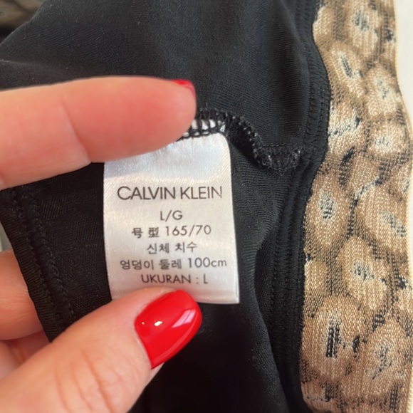 Calvin Klein bralette - Picture 3 of 3